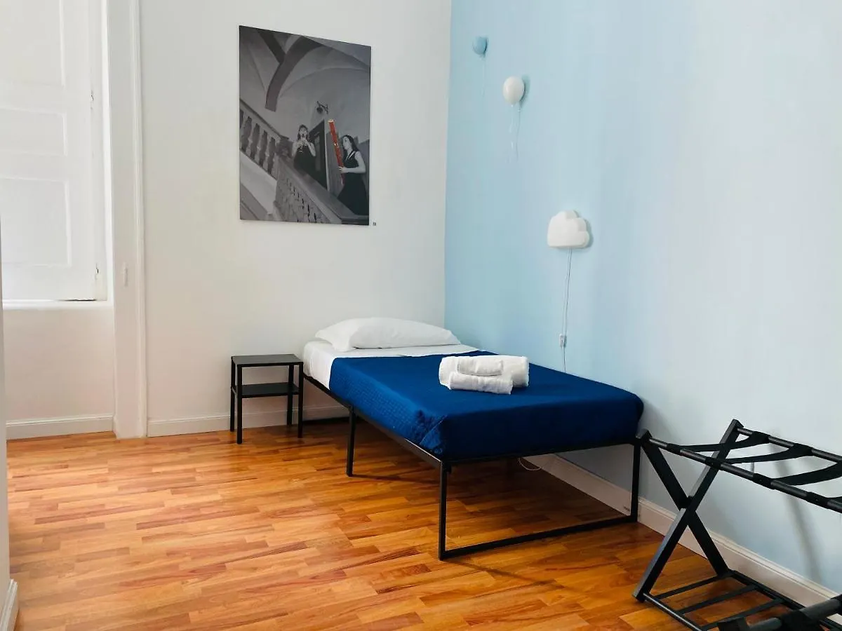 Apartment Quartieri Sound Napoli - Apt Con Terrazza E Cucina 3 Min Toledo Italy